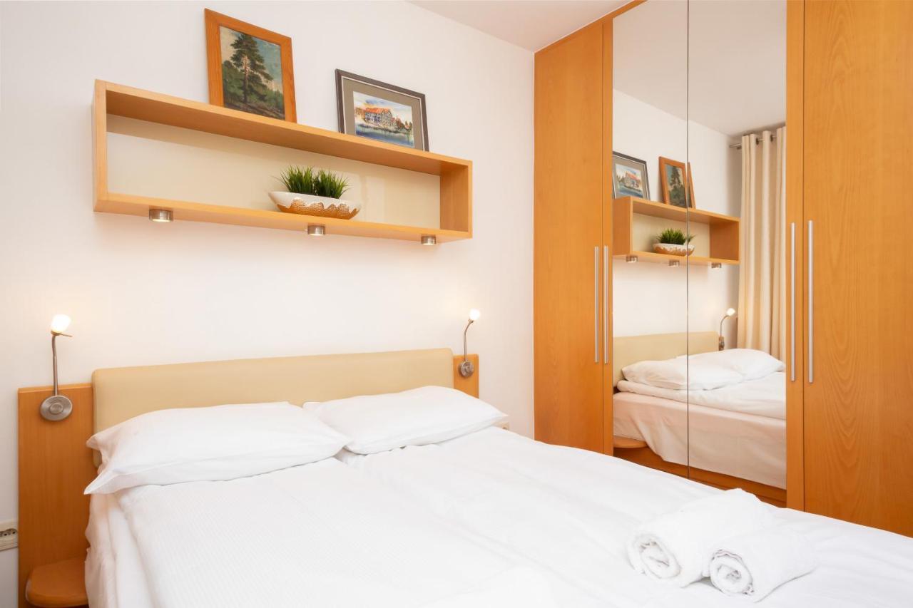 Two-Bedroom Family Apartment Esperanto Next To Klif By Noclegi Renters Warsaw Luaran gambar